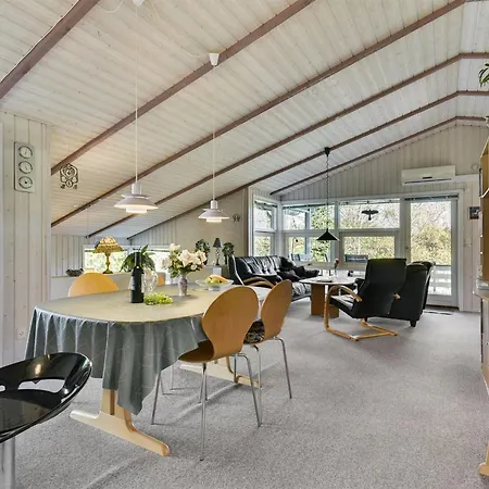 Roel - 500m From The Sea By Interhome Feriehus