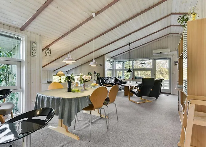 Roel - 500m From The Sea By Interhome *