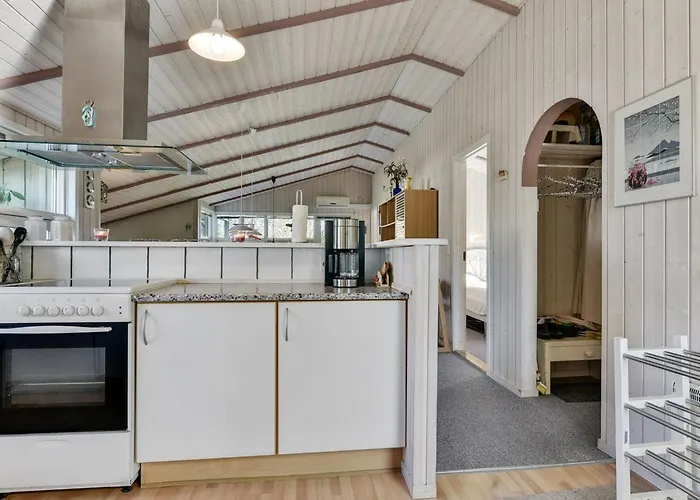 Roel - 500m From The Sea By Interhome